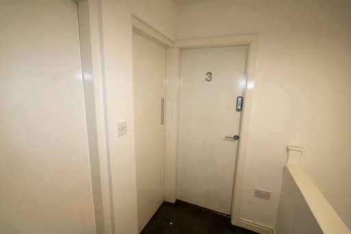 property photo 22 of 30
