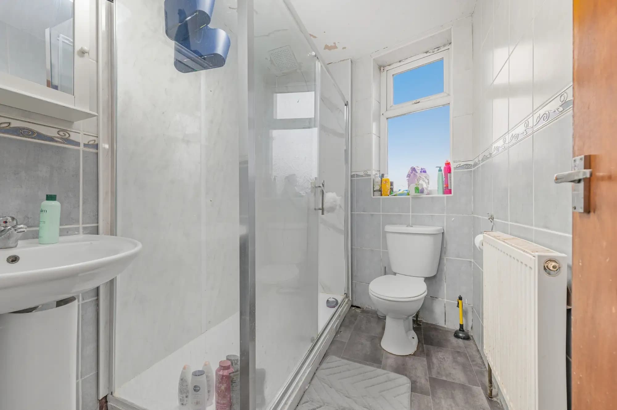 property photo 6 of 20