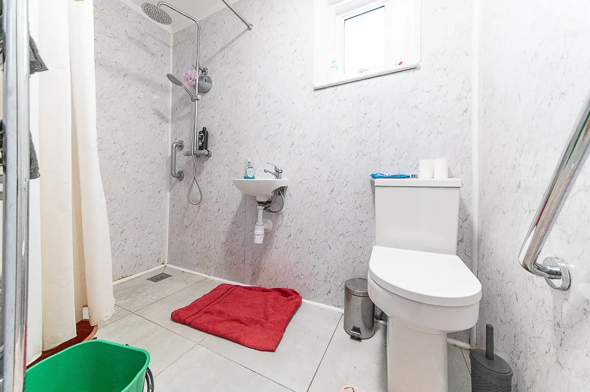 property photo 5 of 22