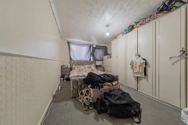 property photo 21 of 28
