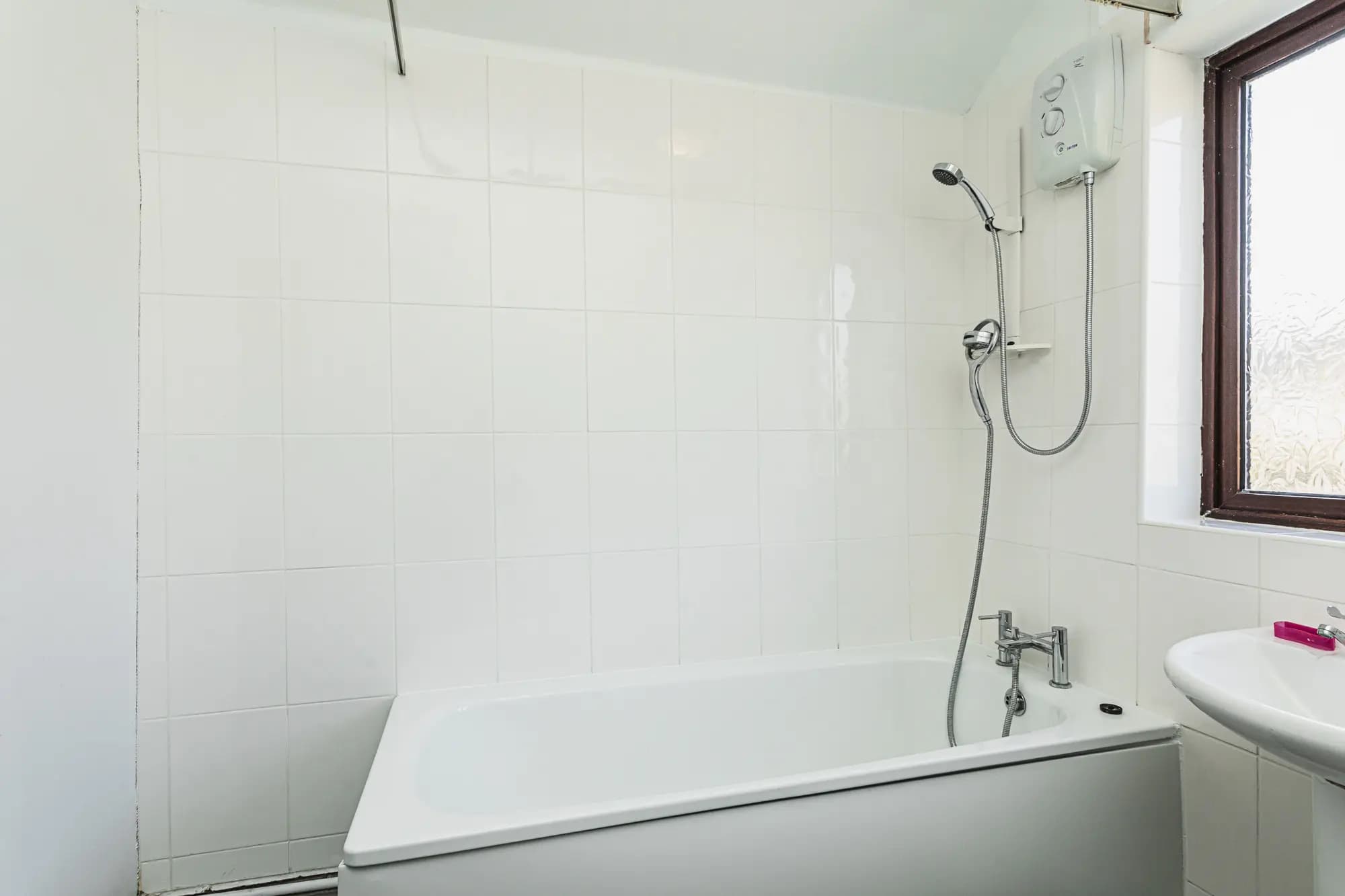 property photo 9 of 29