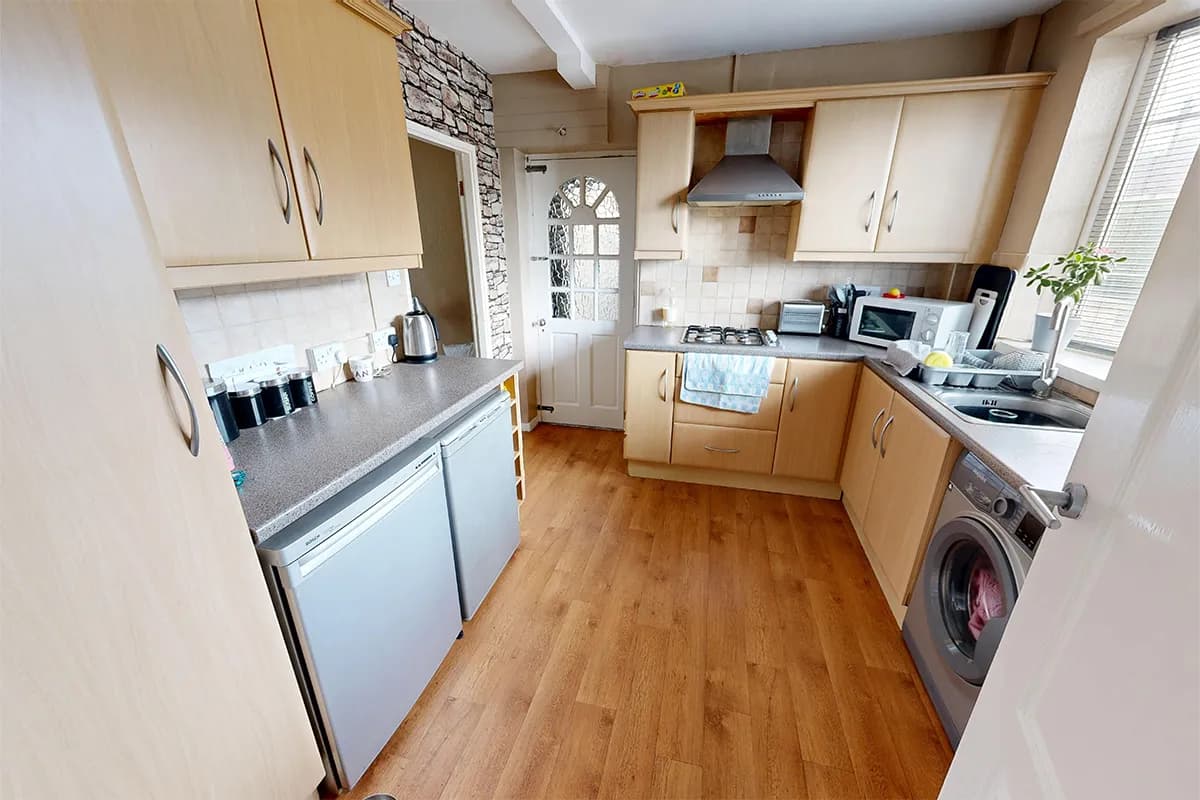 property photo 5 of 35