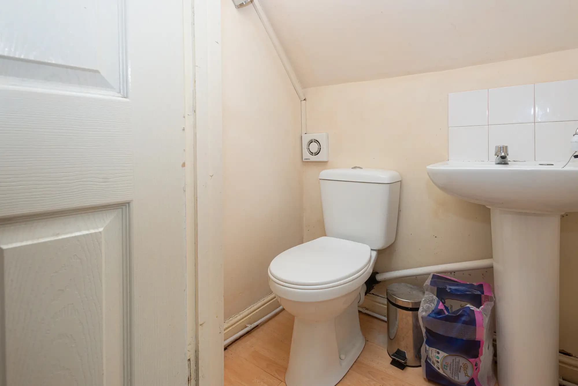 property photo 9 of 23