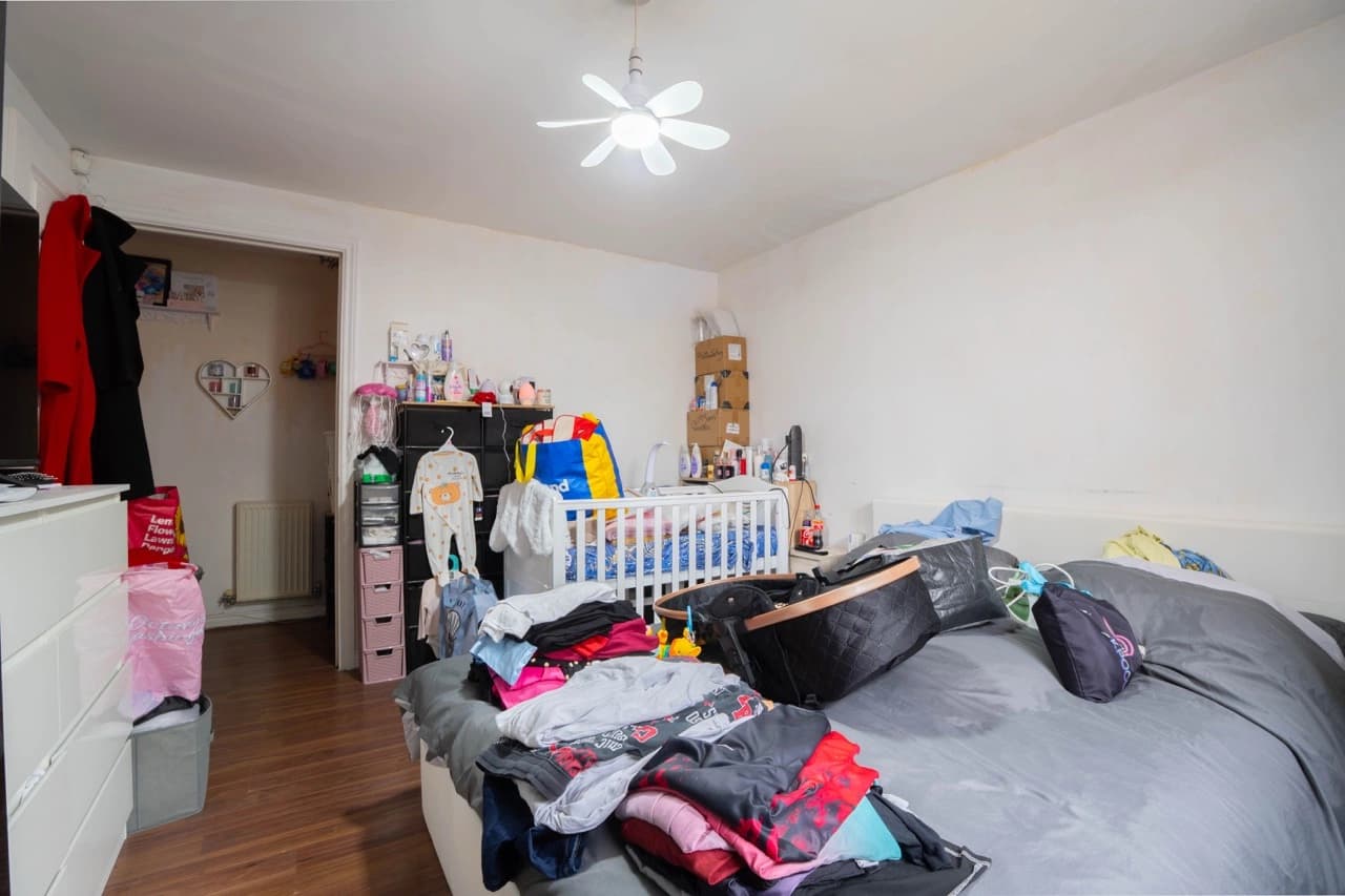 property photo 11 of 18