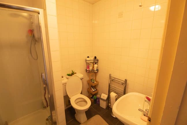 property photo 15 of 30