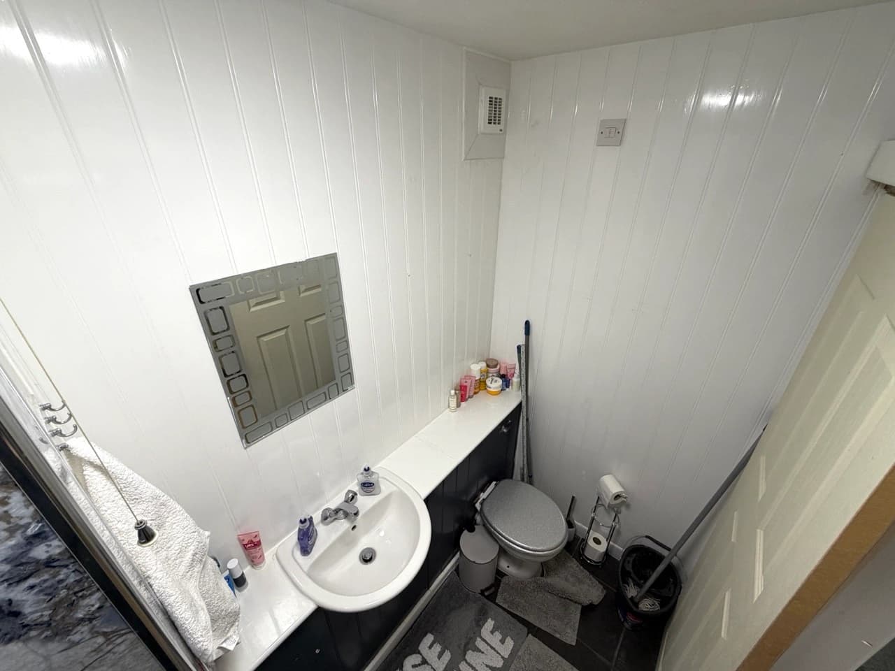 property photo 9 of 18