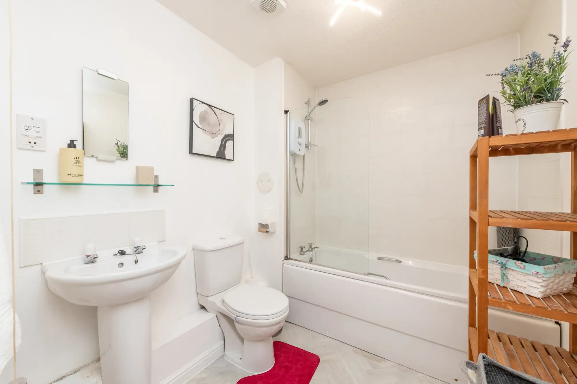 property photo 10 of 32