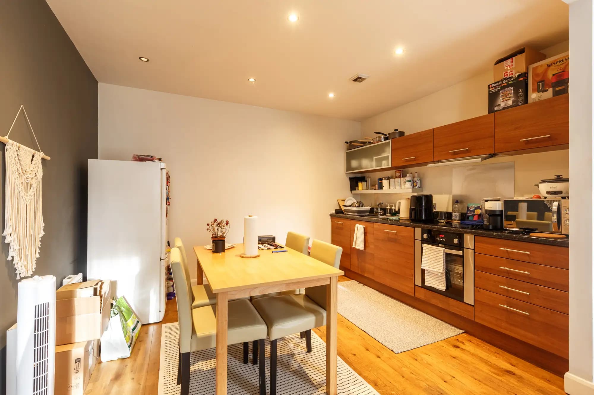 property photo 6 of 11