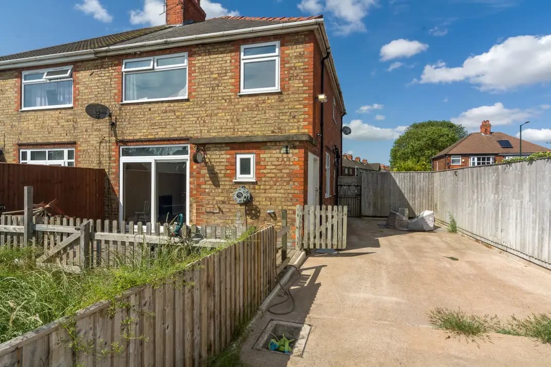 property photo 25 of 28