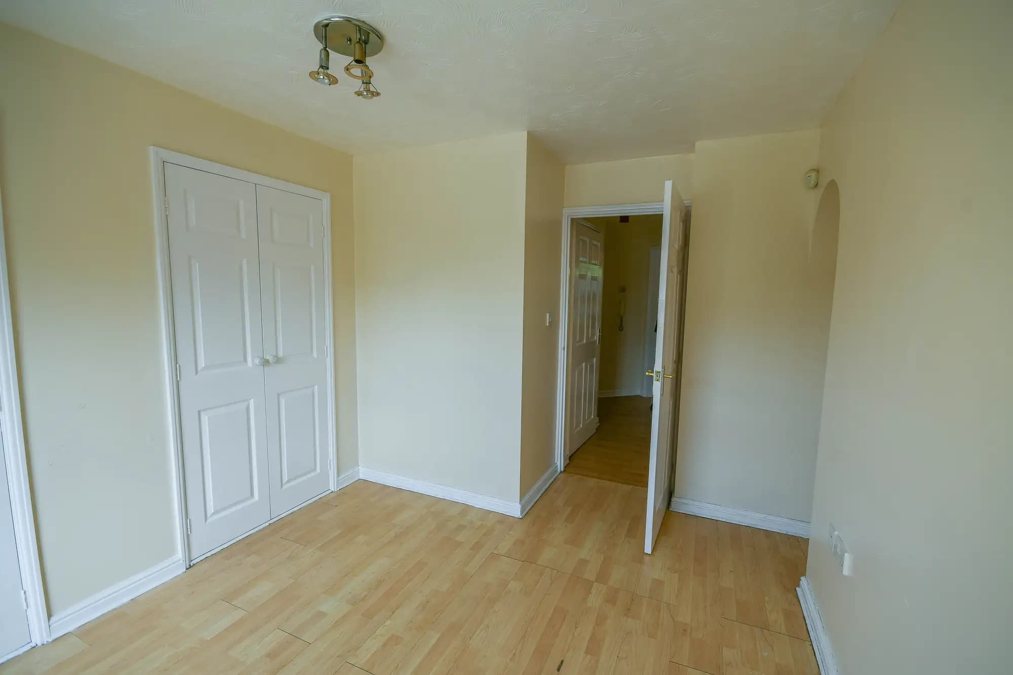 property photo 10 of 13