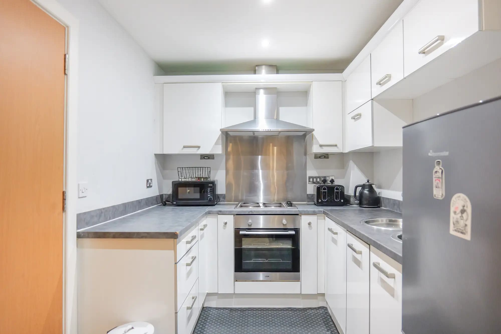 property photo 6 of 20