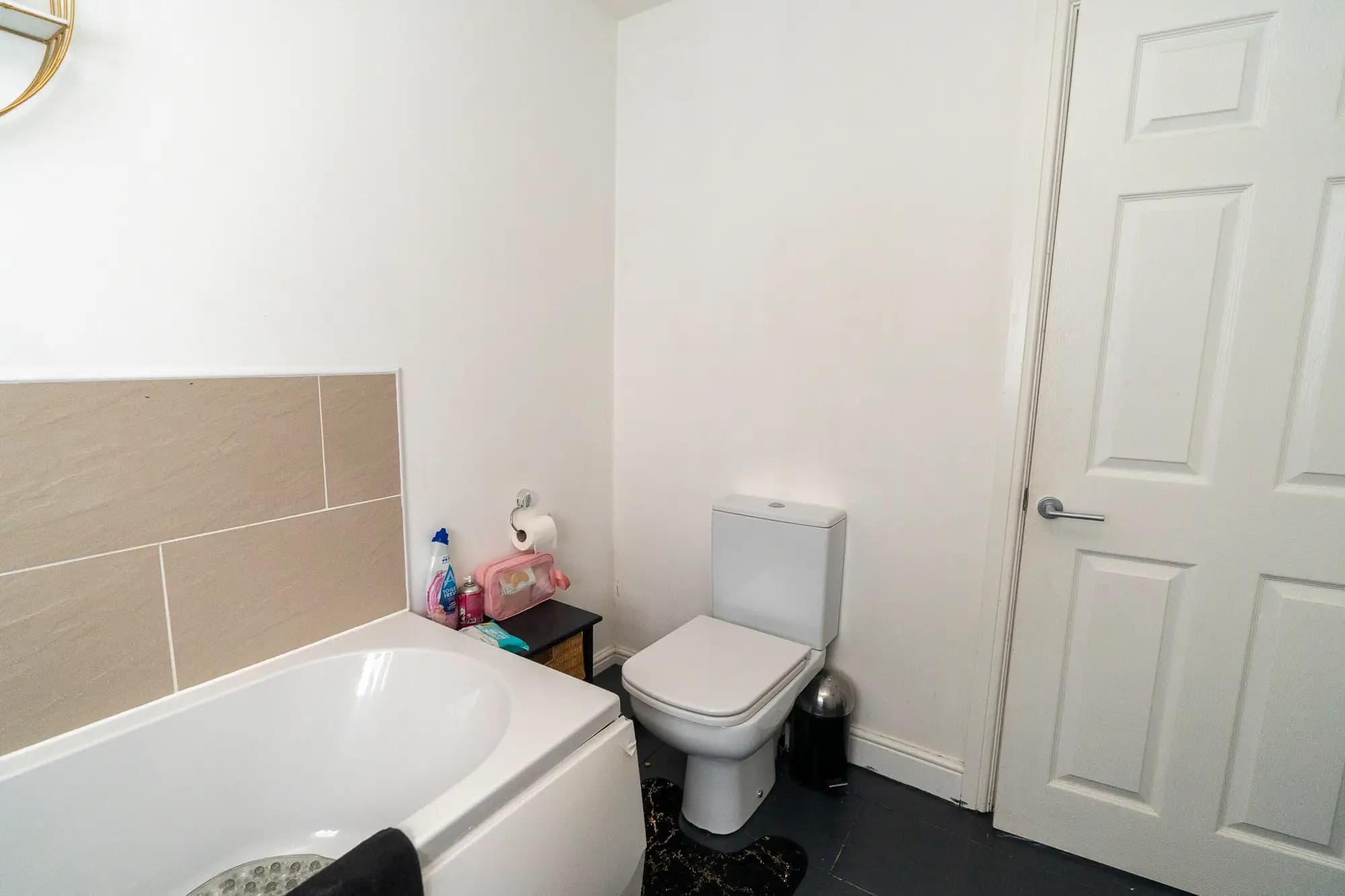 property photo 6 of 15