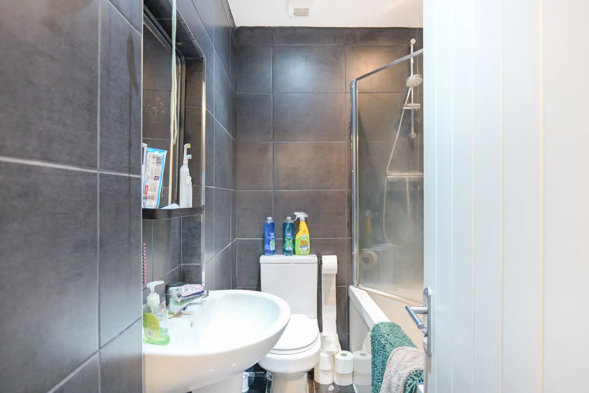 property photo 4 of 16