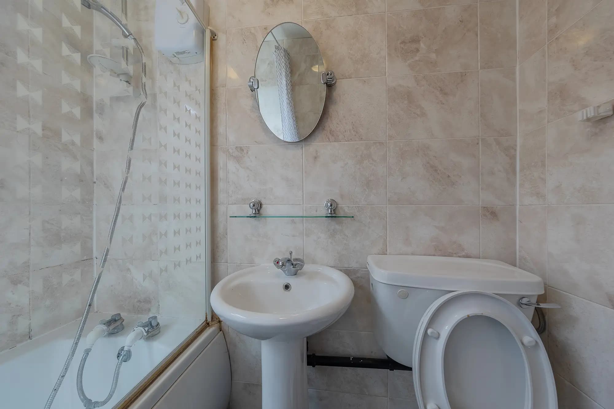 property photo 7 of 23