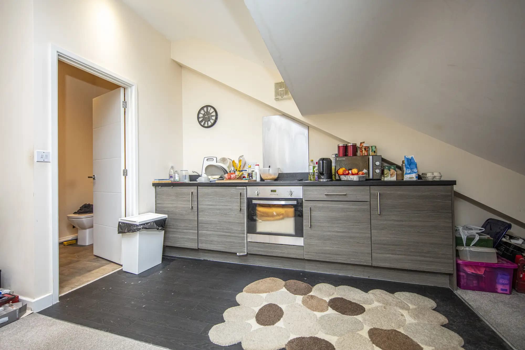 property photo 4 of 12