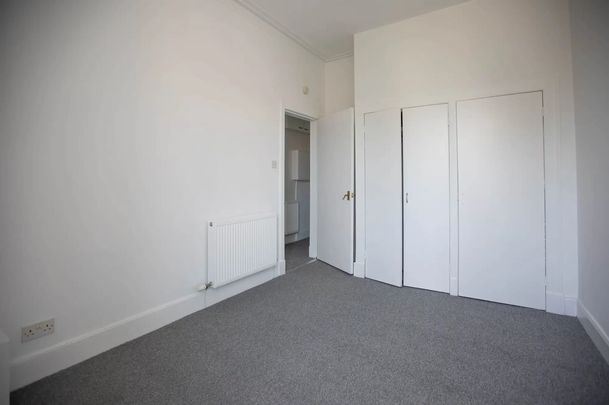 property photo 11 of 24