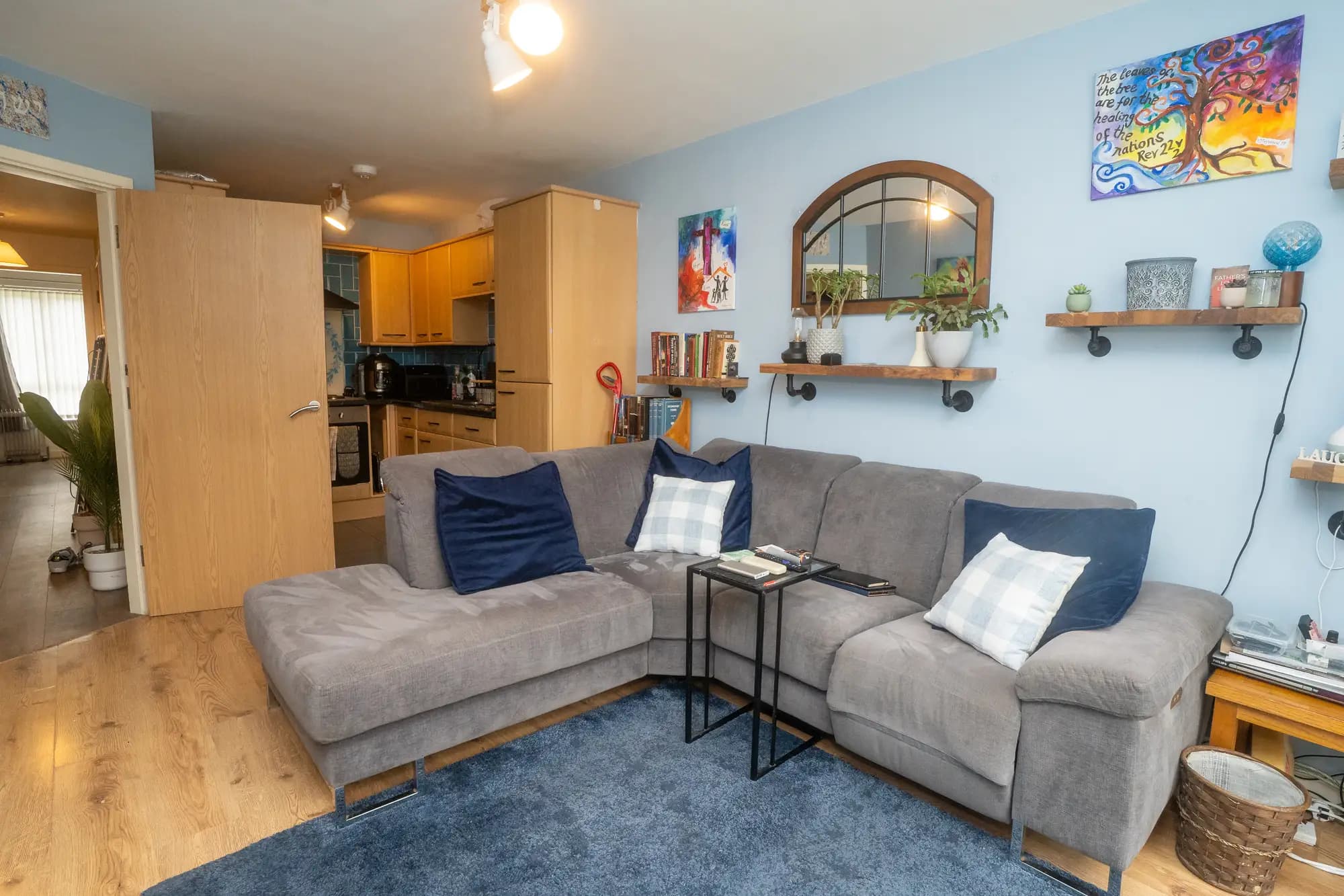 property photo 4 of 16