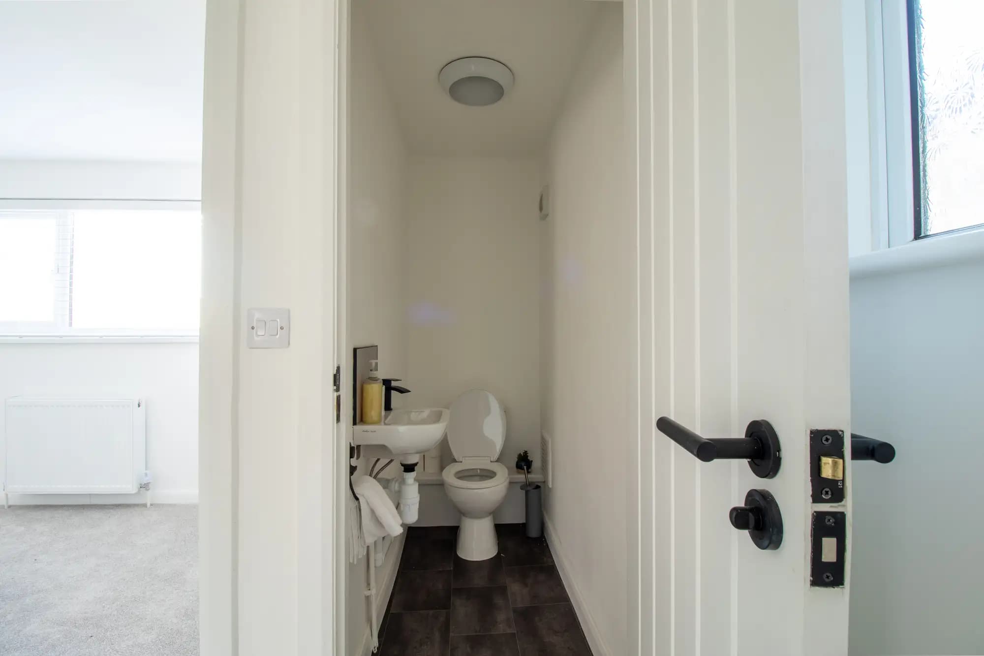 property photo 8 of 21