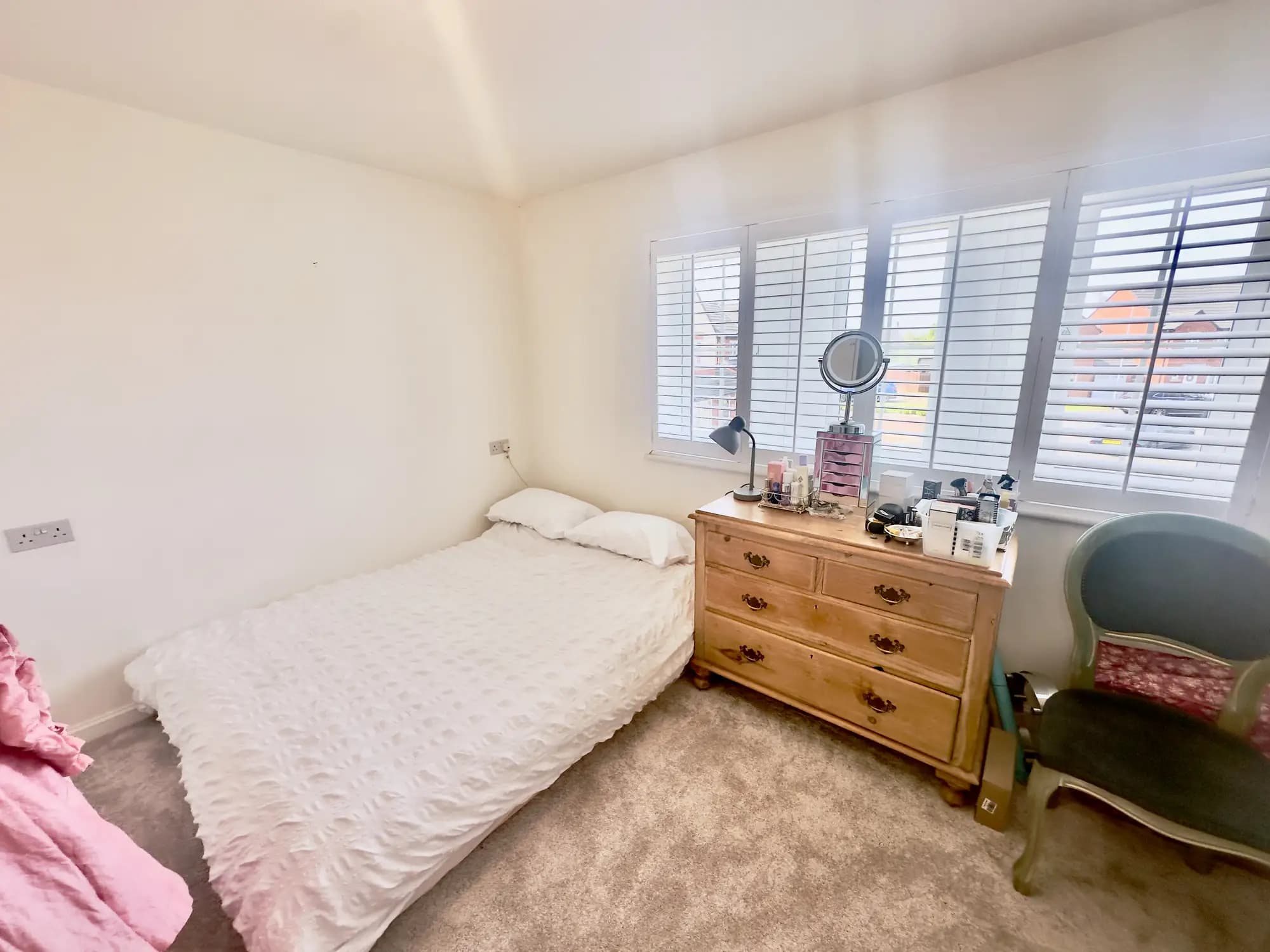 property photo 15 of 40