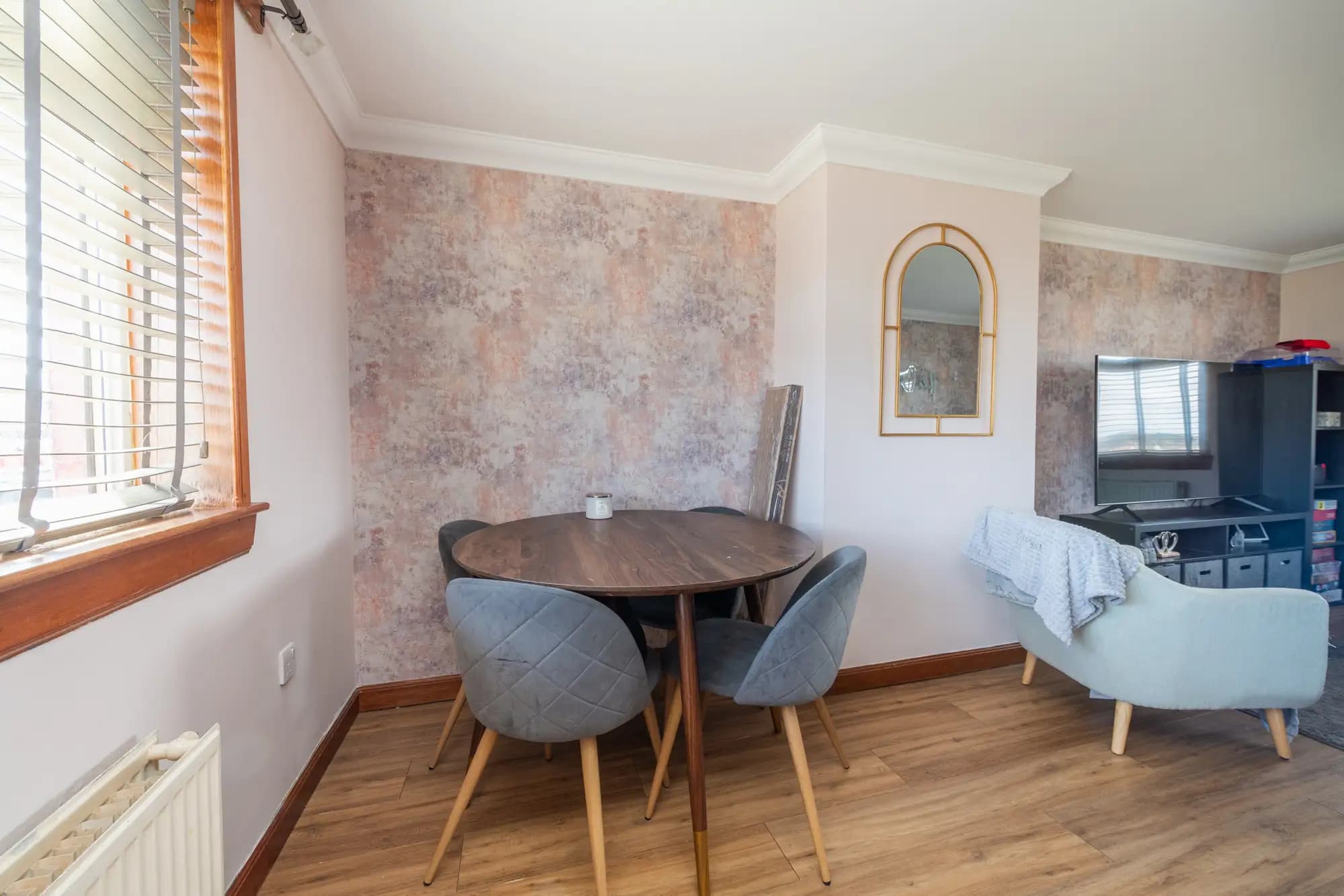 property photo 4 of 37