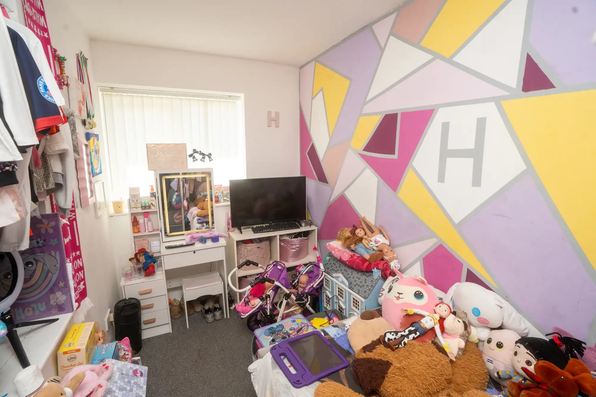 property photo 13 of 17