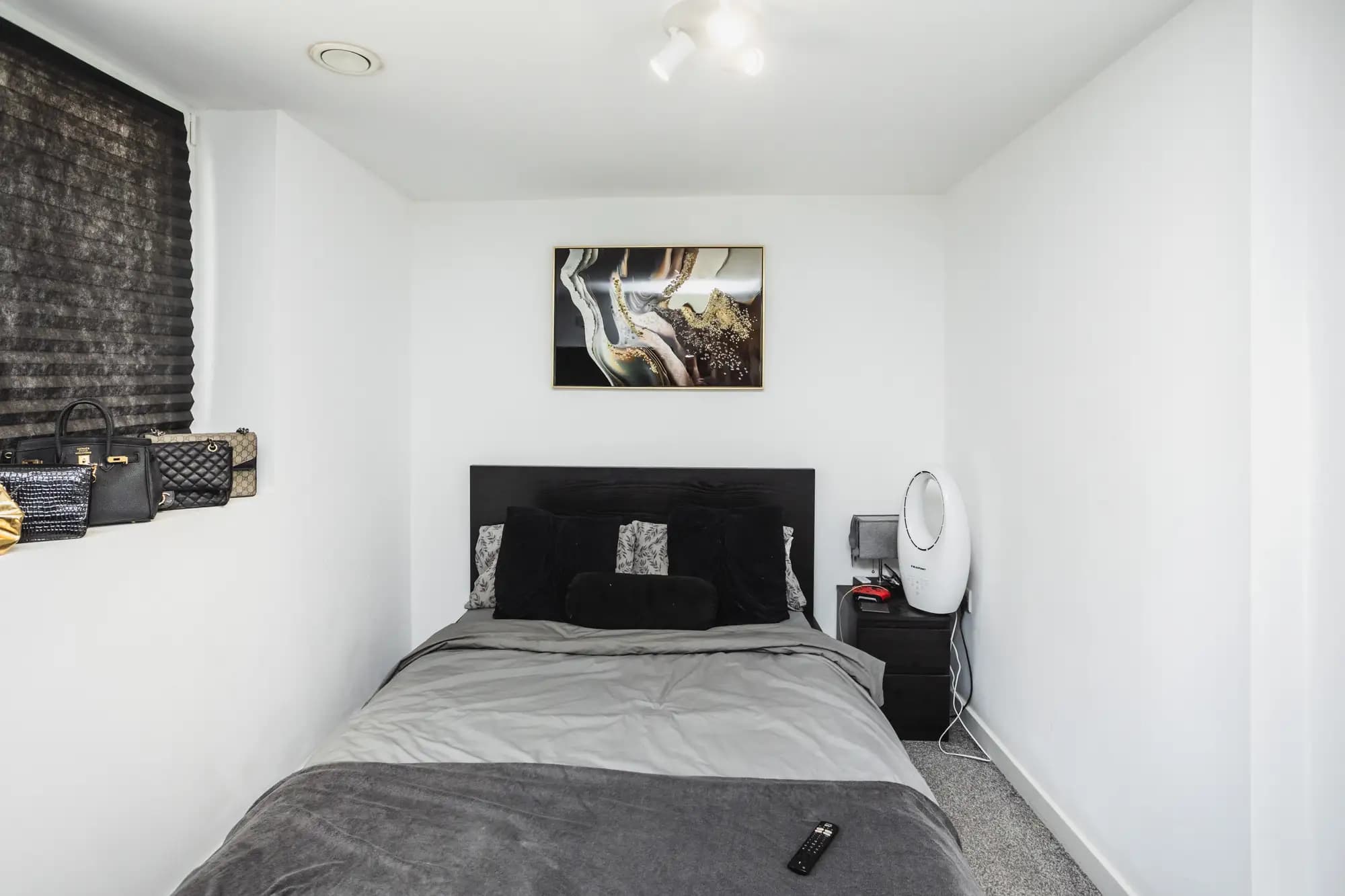 property photo 9 of 19