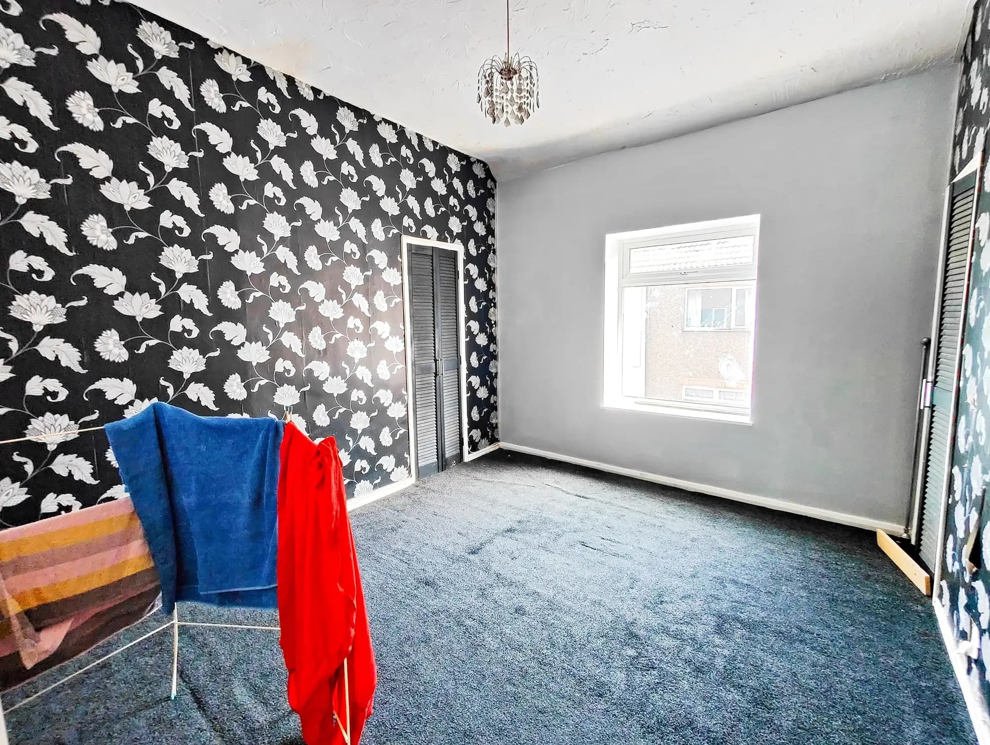 property photo 11 of 18
