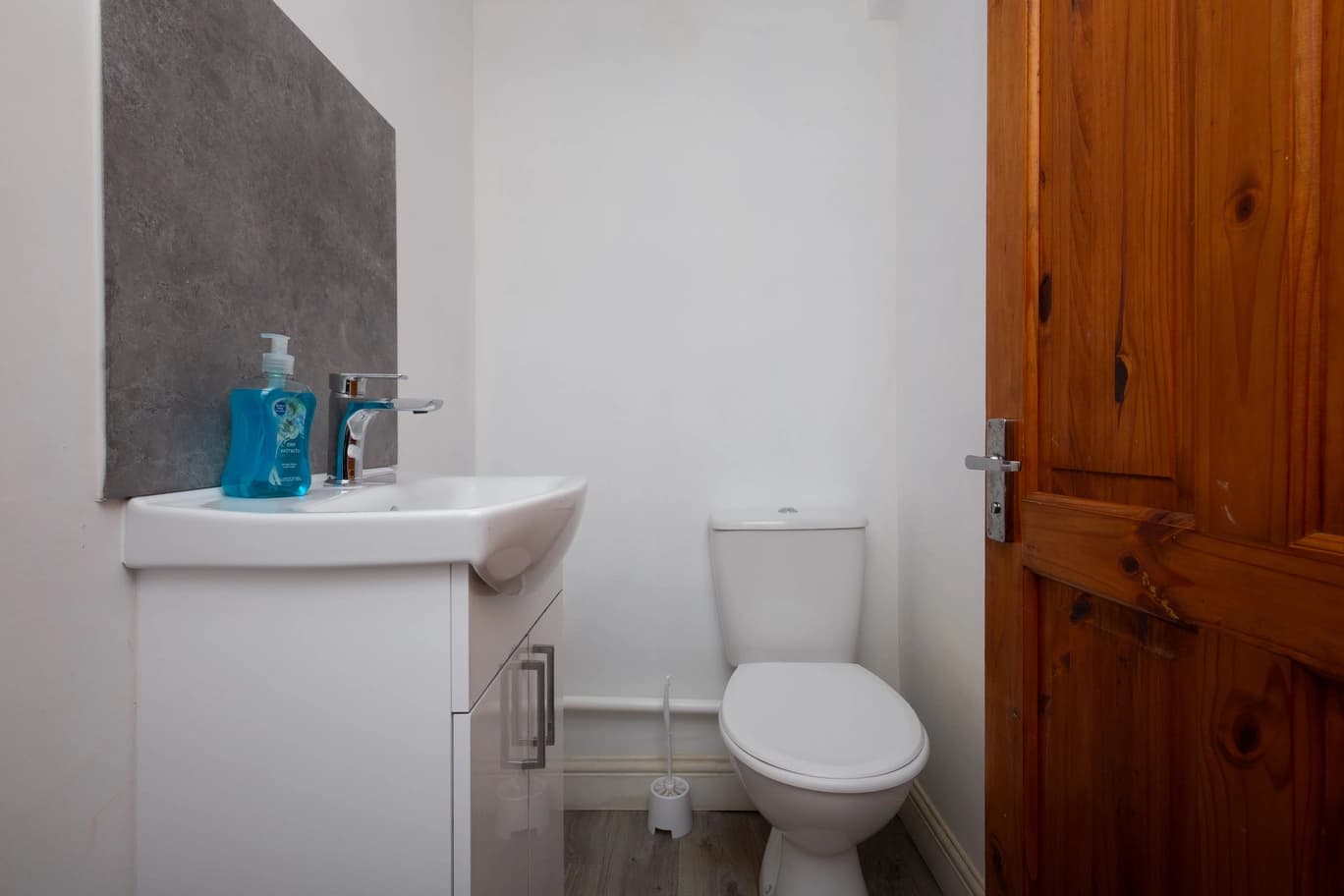 property photo 9 of 21