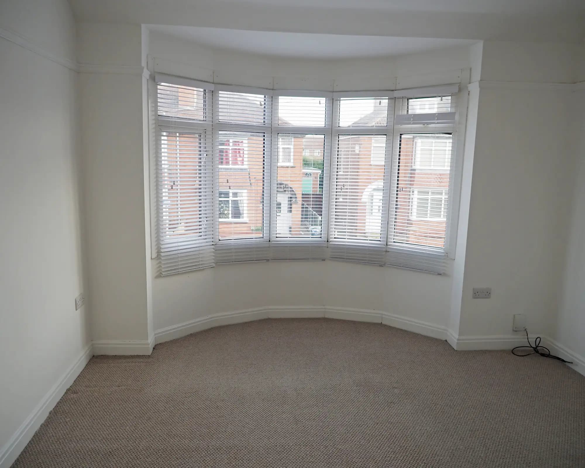 property photo 9 of 22