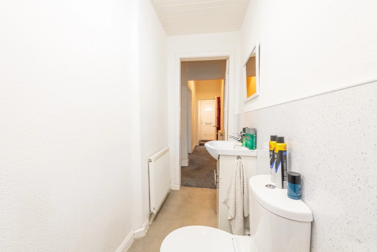 property photo 9 of 19