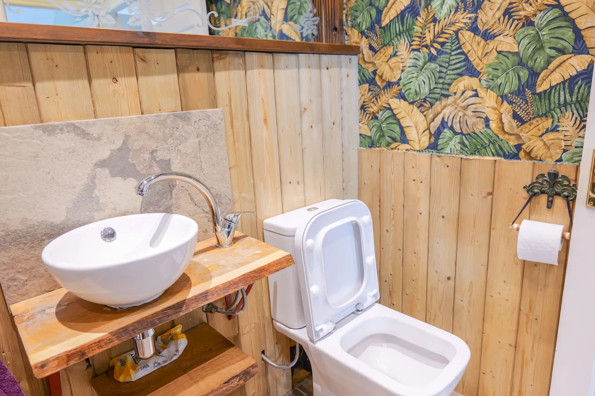 property photo 6 of 23