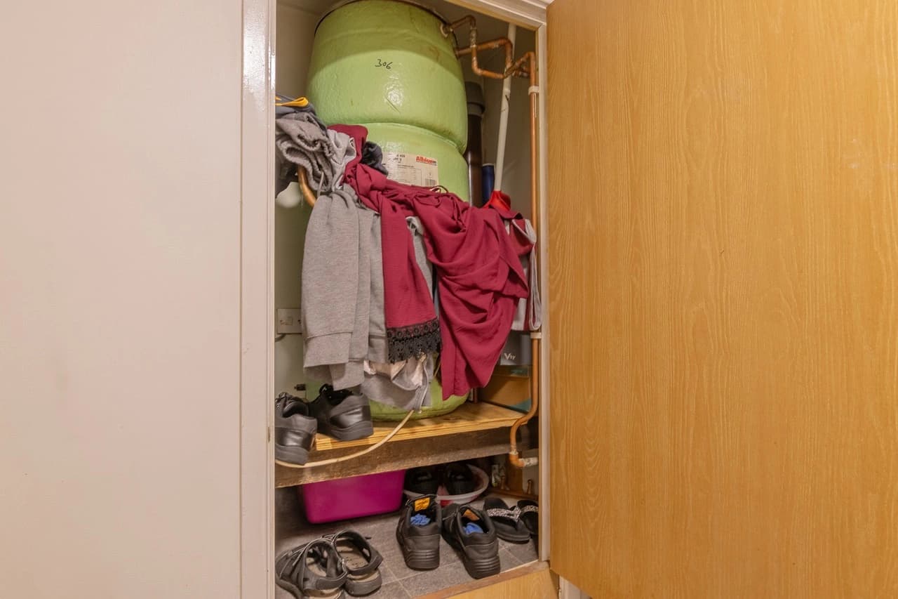 property photo 11 of 15