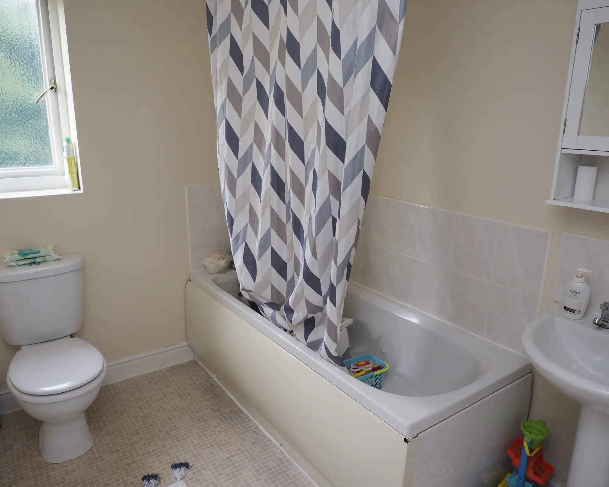 property photo 10 of 19