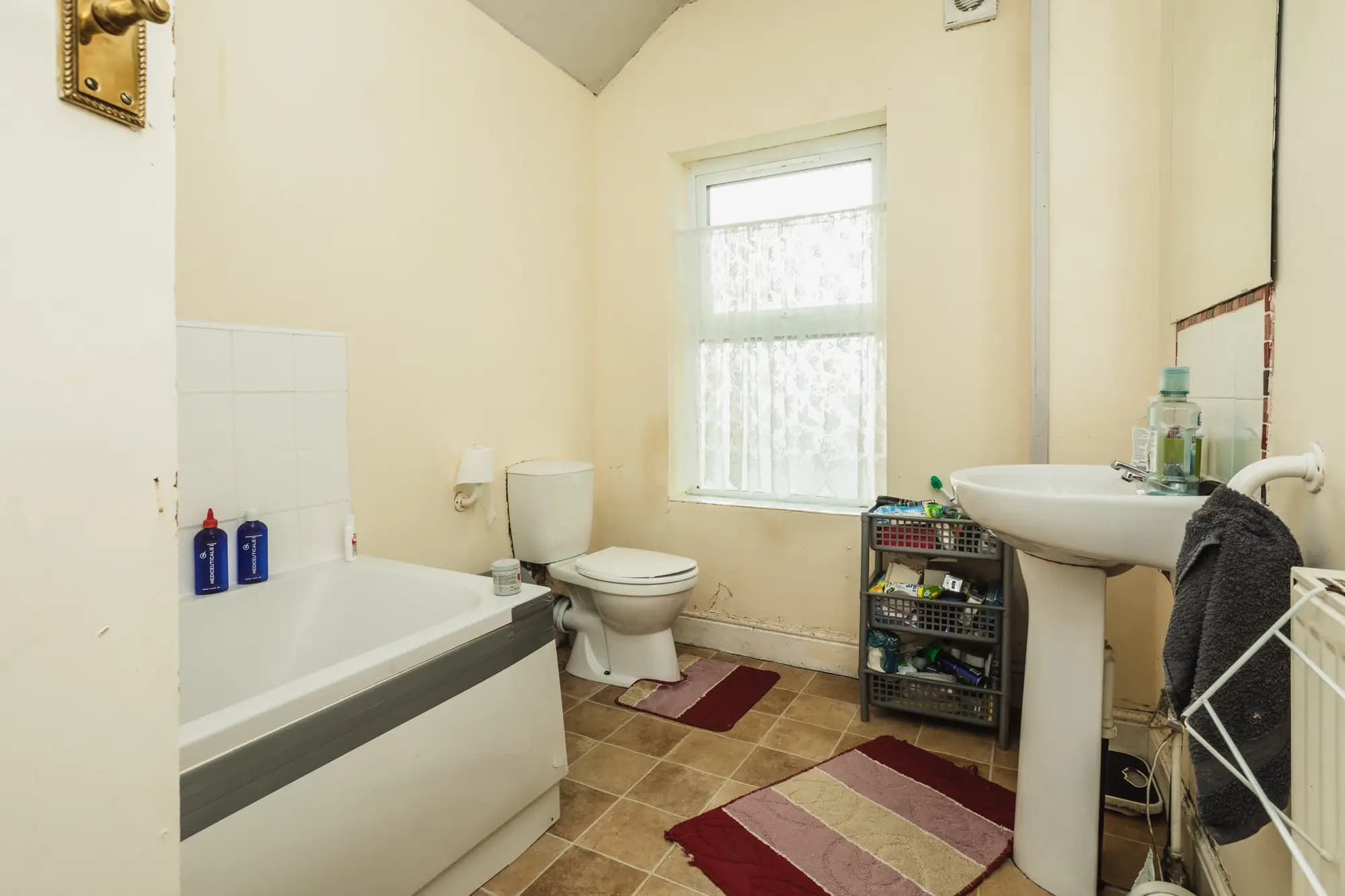 property photo 9 of 19