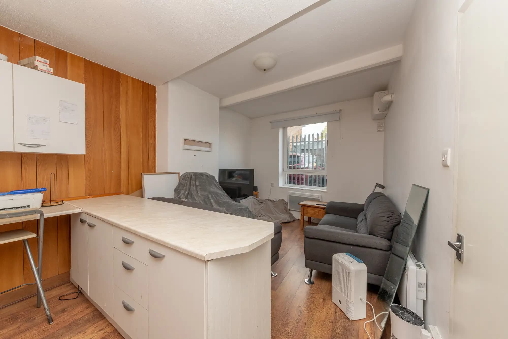 property photo 5 of 17