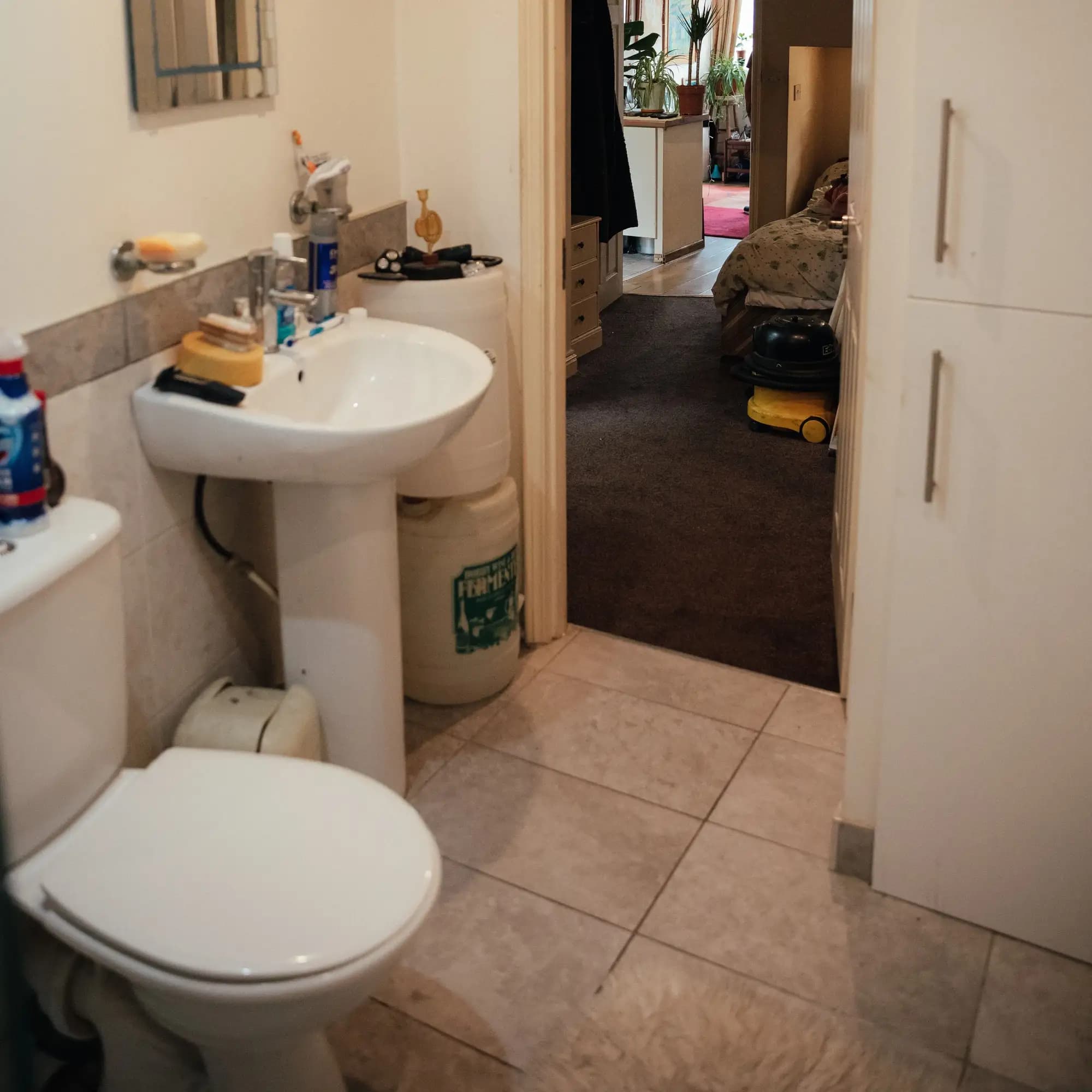 property photo 6 of 17