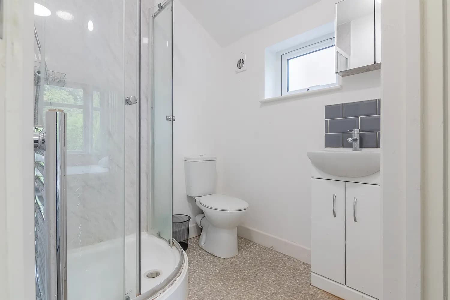 property photo 8 of 35