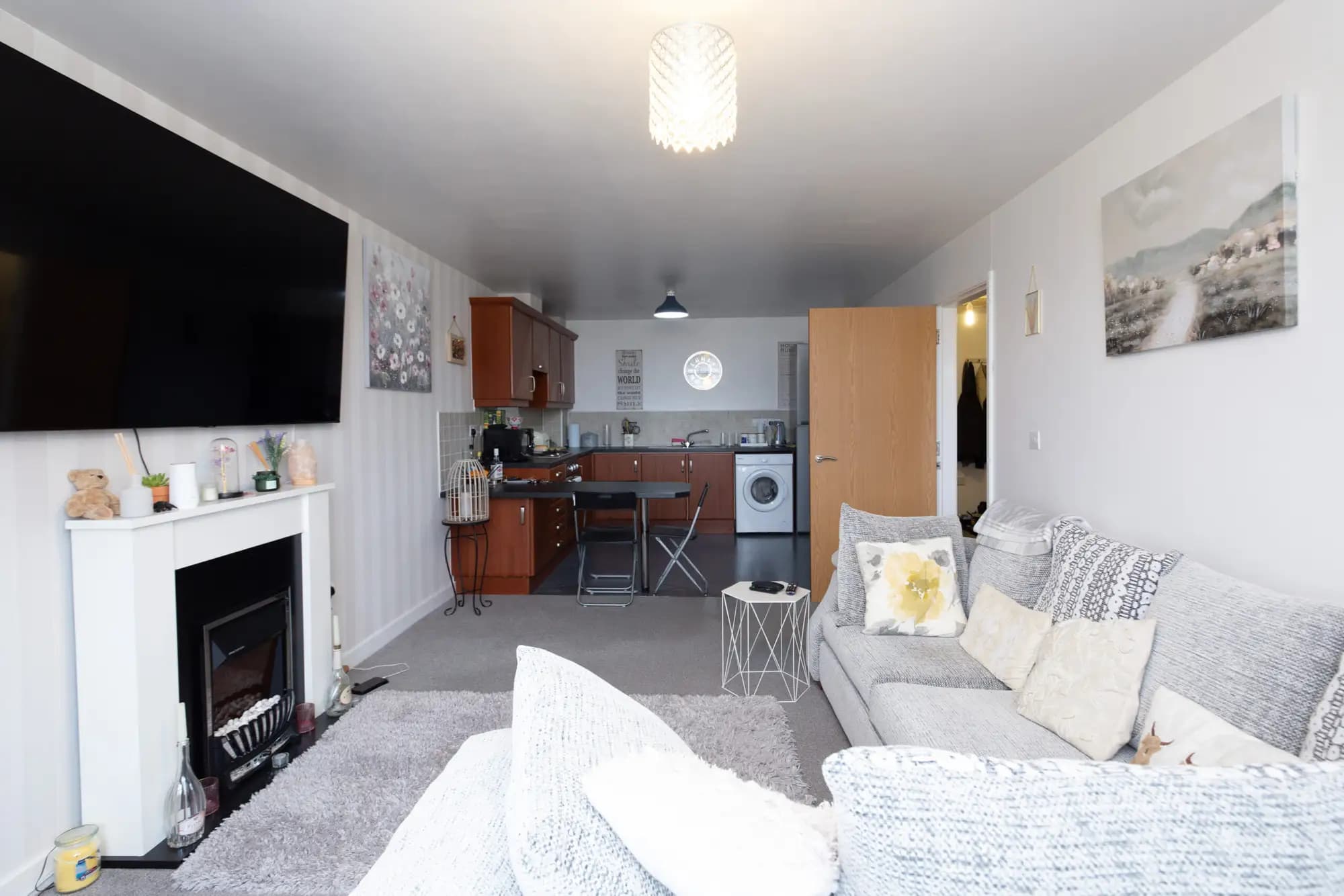 property photo 5 of 16