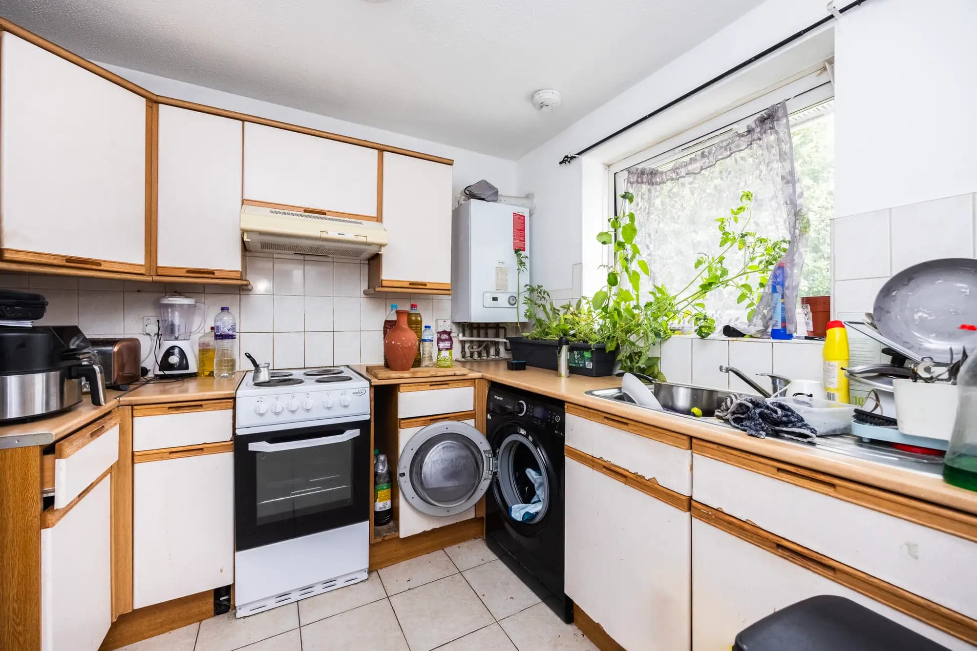 property photo 5 of 10