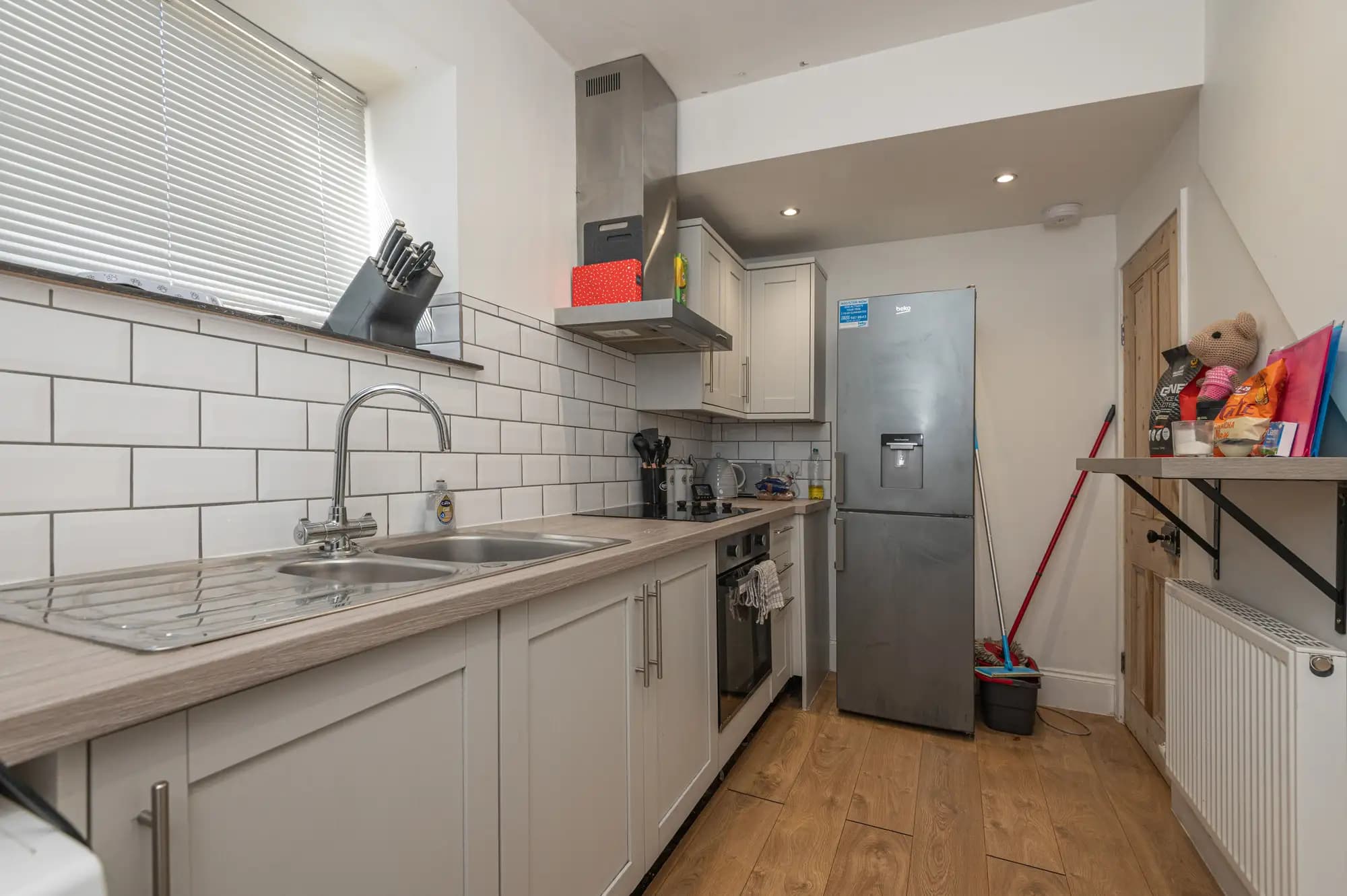 property photo 6 of 18