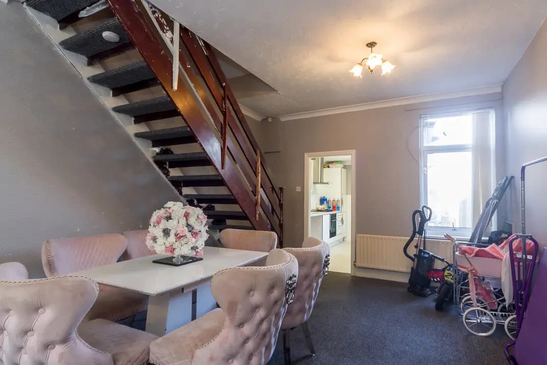 property photo 5 of 24