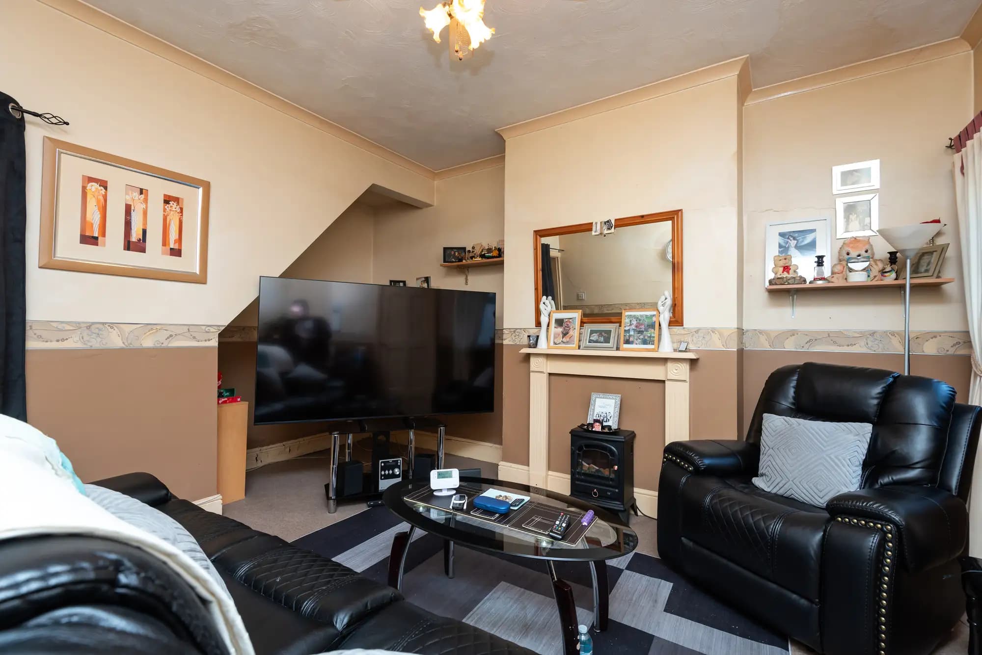 property photo 3 of 25