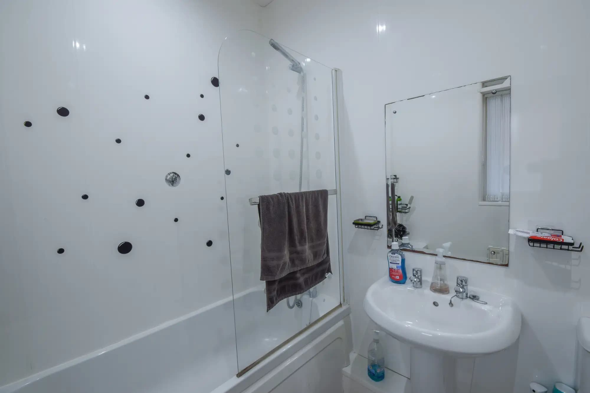 property photo 9 of 16