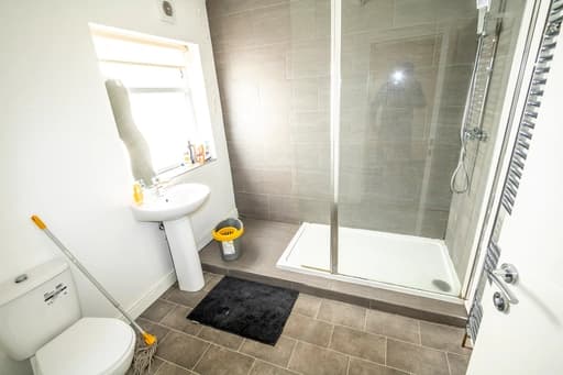 property photo 6 of 30