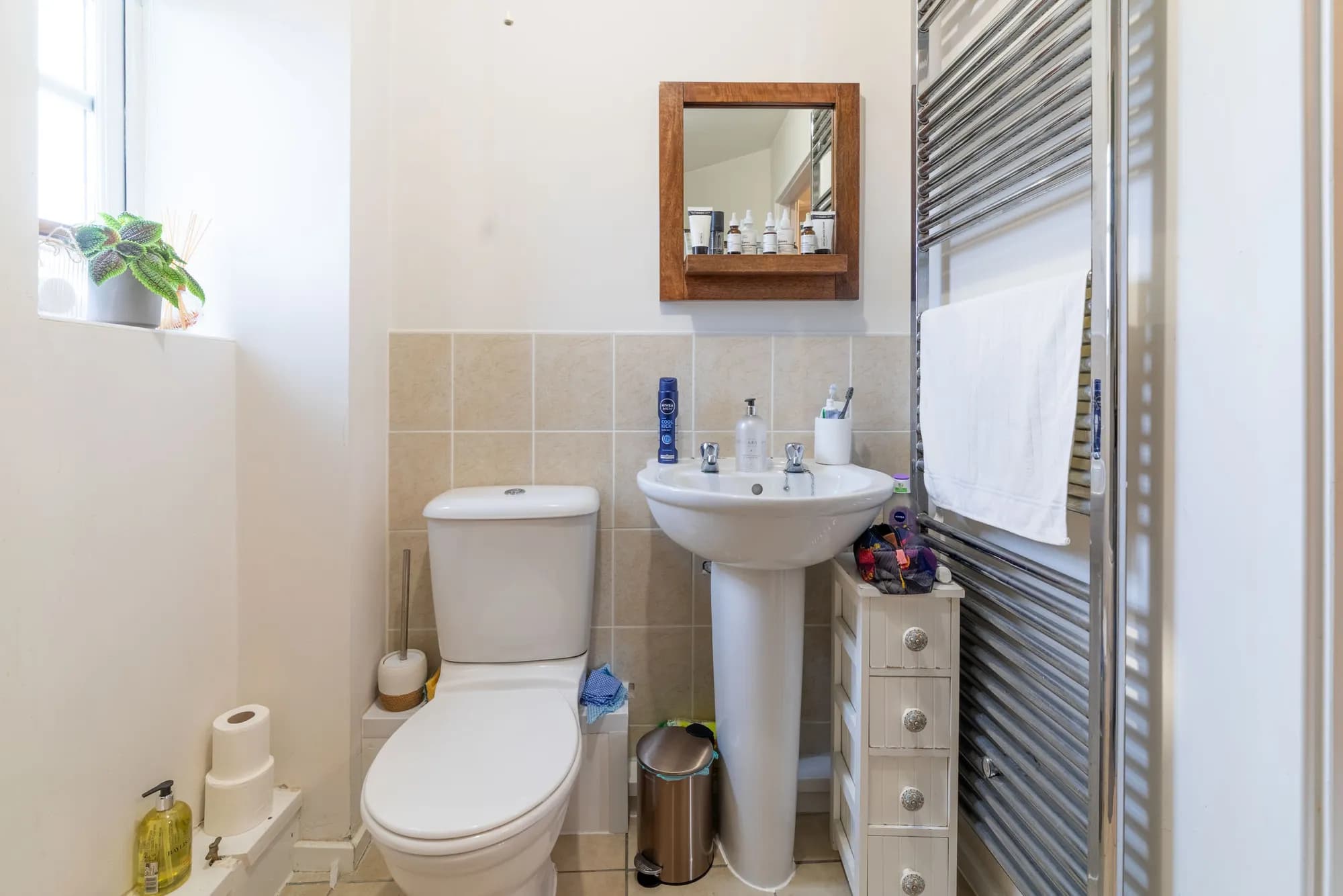 property photo 9 of 17