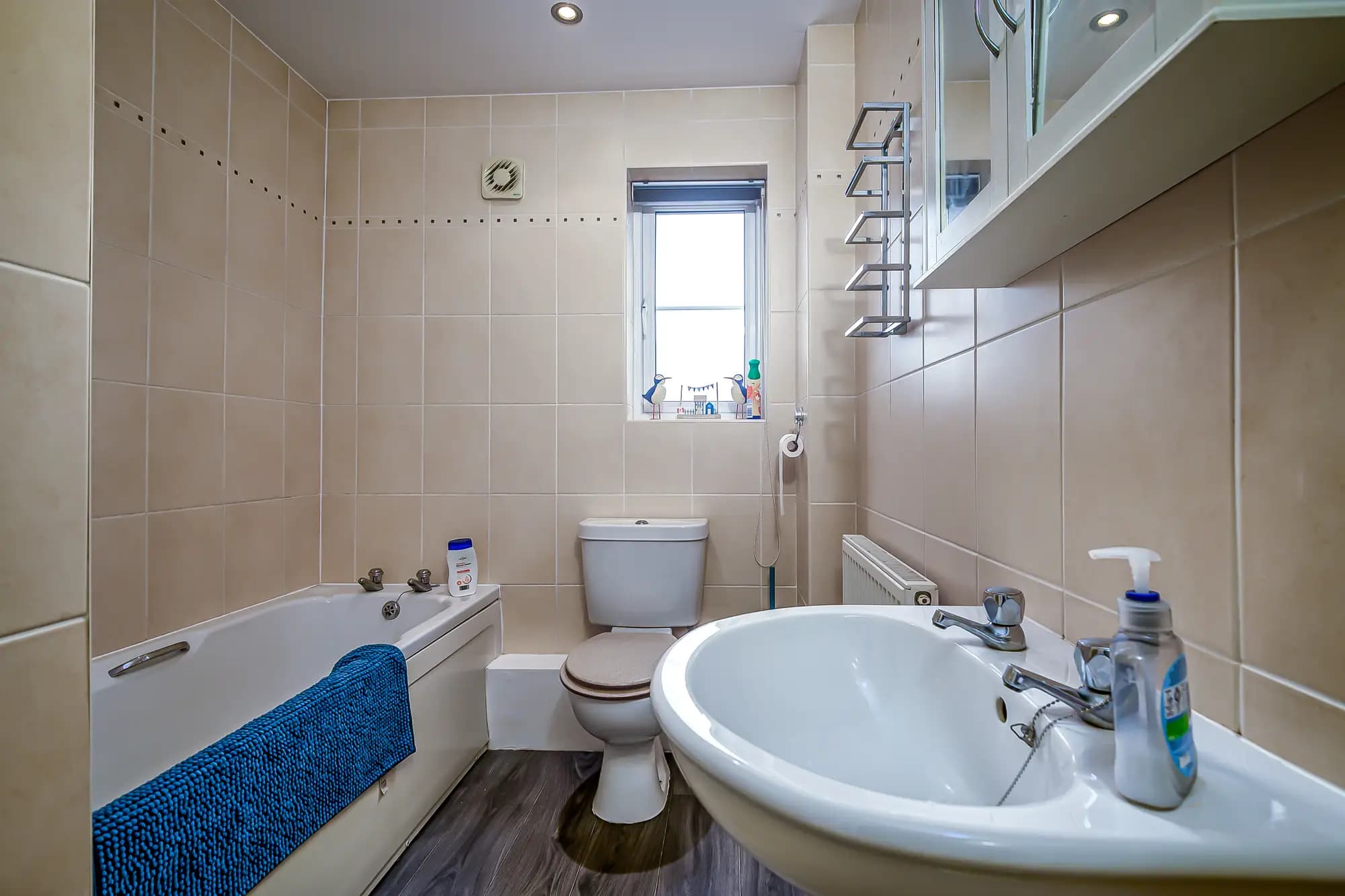 property photo 9 of 19