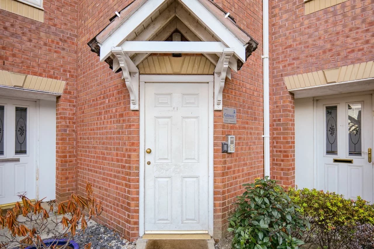 property photo 15 of 18