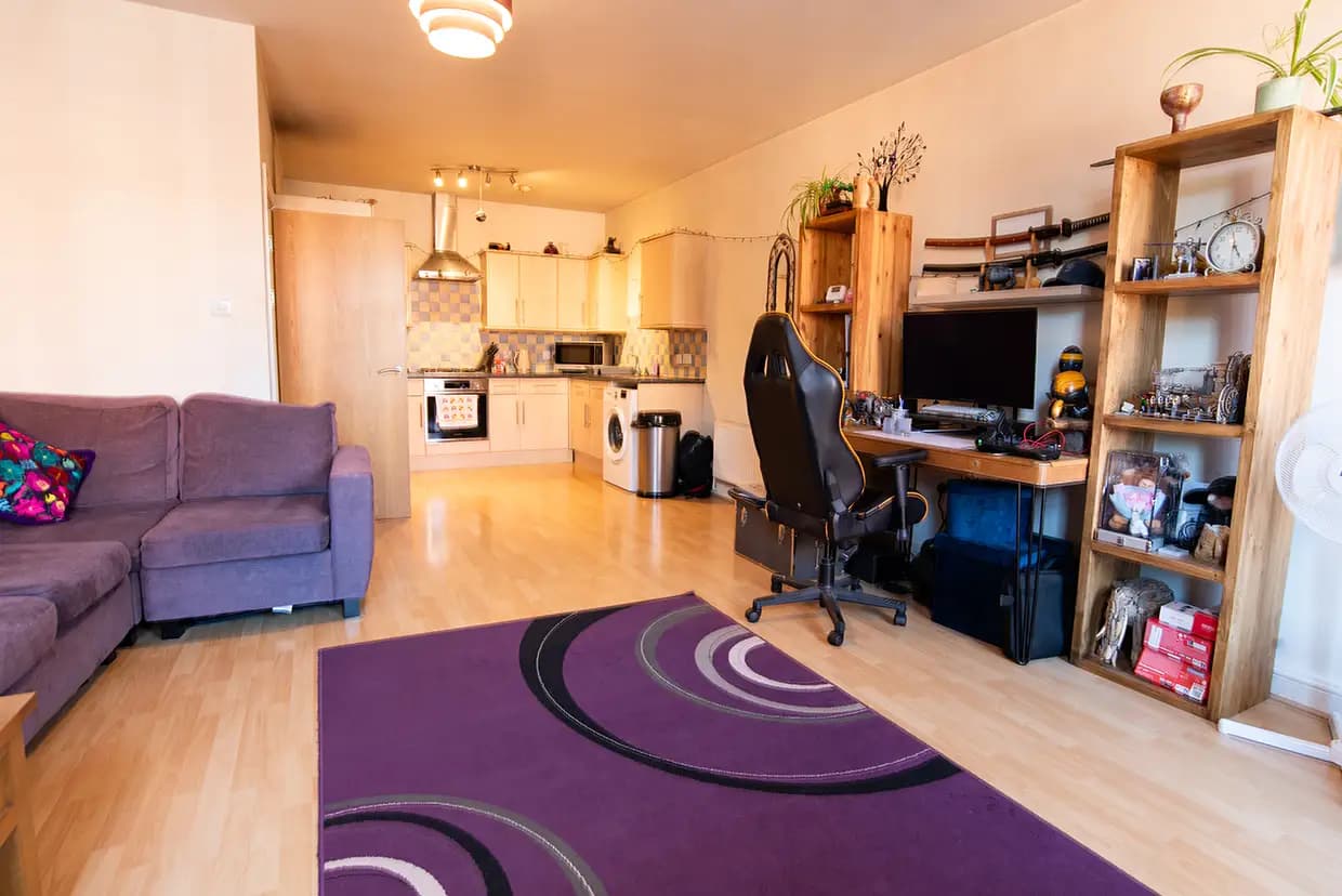 property photo 2 of 18