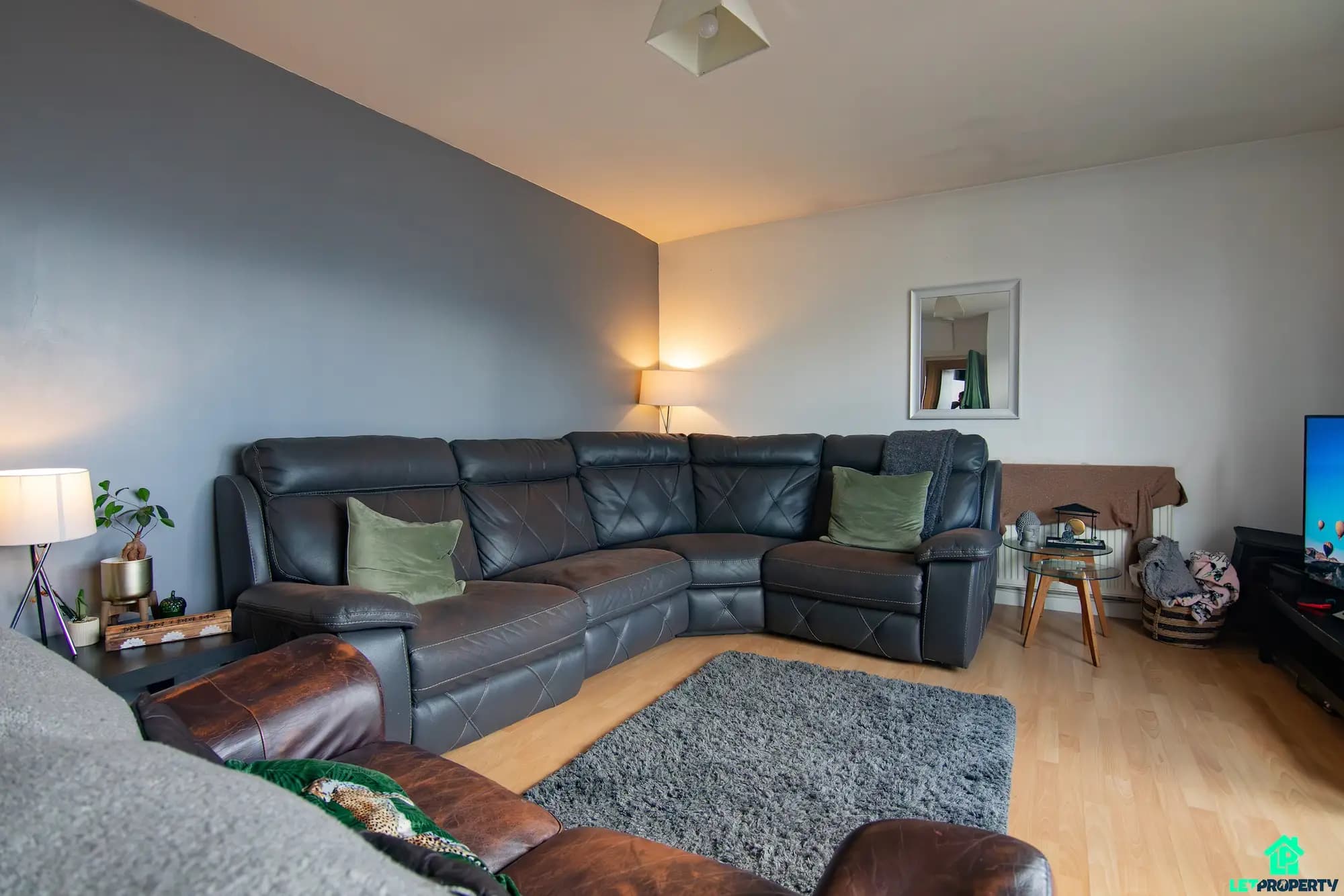 property photo 3 of 23