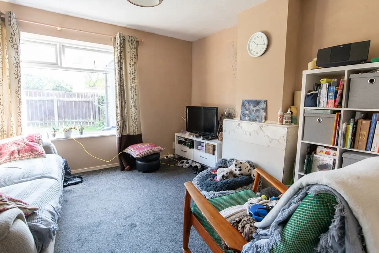 property photo 4 of 17